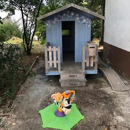 펜션 Big Childfriendly Holidayhome In The Eifel *