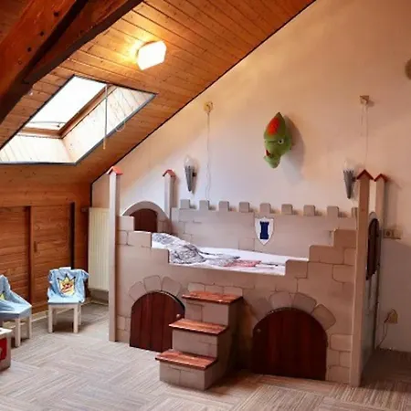 Big Childfriendly Holidayhome In The Eifel 펜션