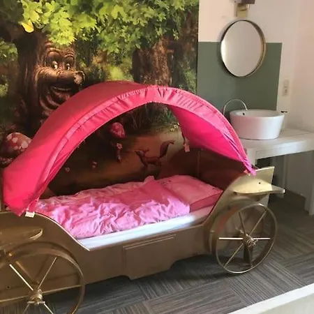 펜션 Big Childfriendly Holidayhome In The Eifel *